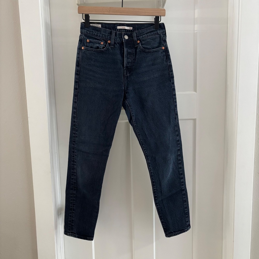 Levi's Premium Wedgie Women's Jeans Size‎ 25 Dark Wash Denim Casual EUC